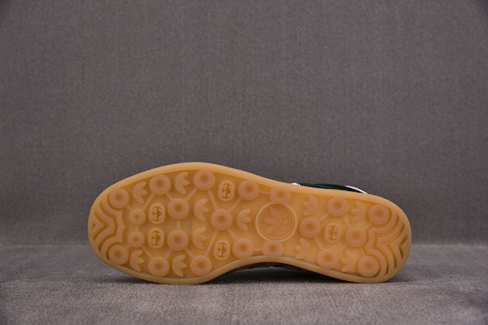 G*u*i low-top sneaker green678