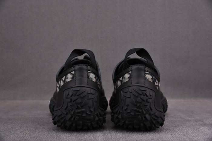 D10R B28 Sneakers Low Top