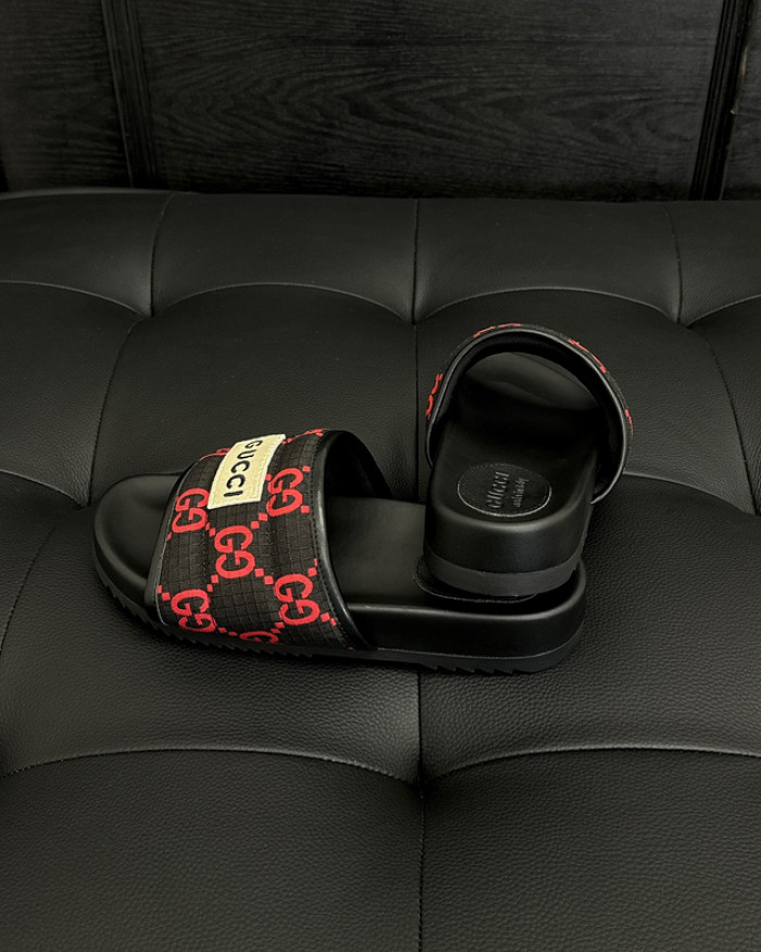 GUC* SLIPPERS DR258-073