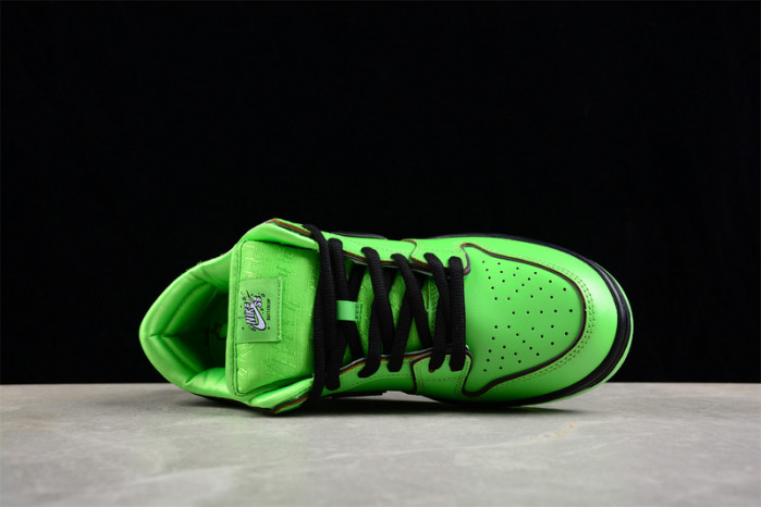 the powerpuff girls x nike dunk low pro sb qs 