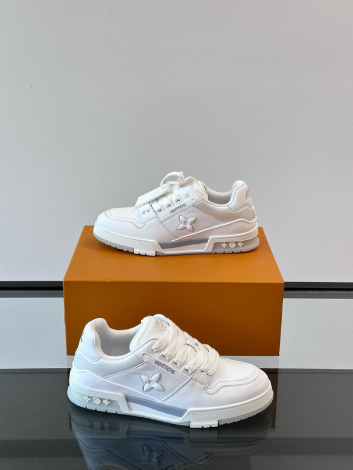 1V SNEAKERS 1V0425-228