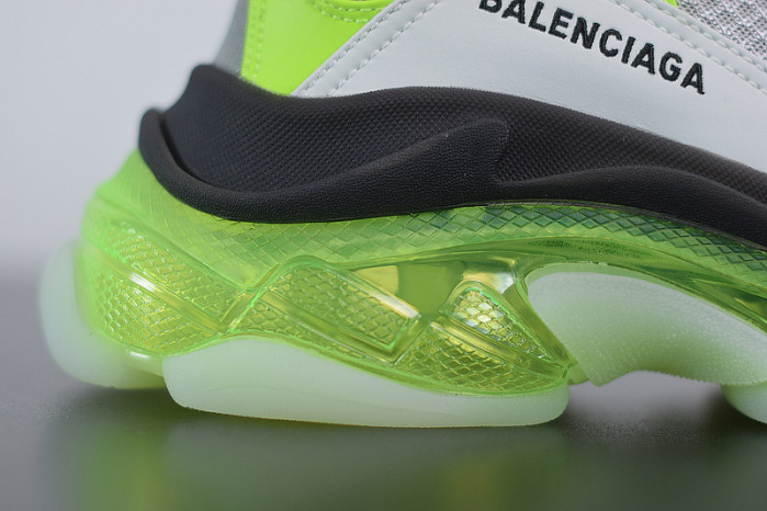 blcg sneaker triple.s.gomma grey white green 541624 w2fr1 8297