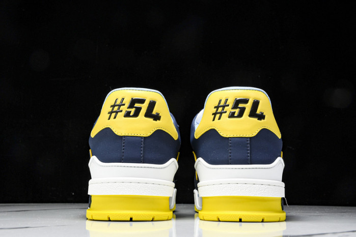 1V SNEAKERS 1V0425-182