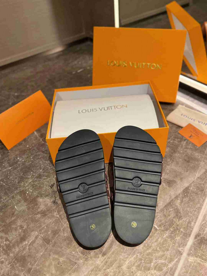 1*V SLIPPERS 11V0107-015