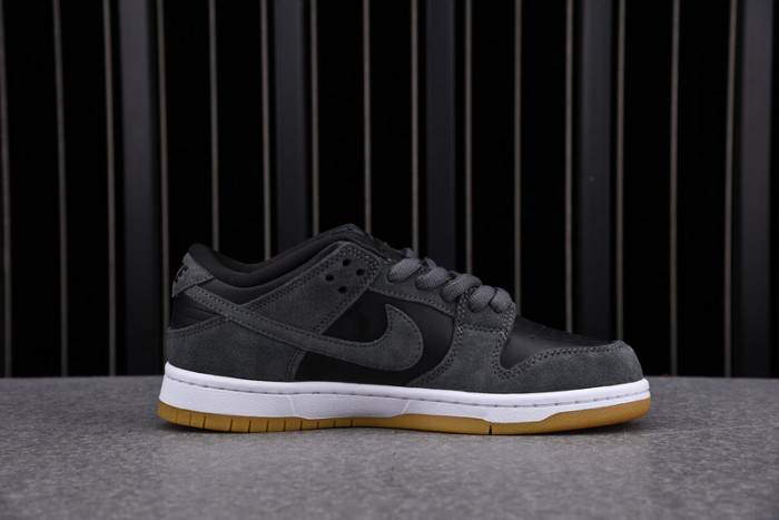 nike sb dunk low dark grey black gum ar0778-001