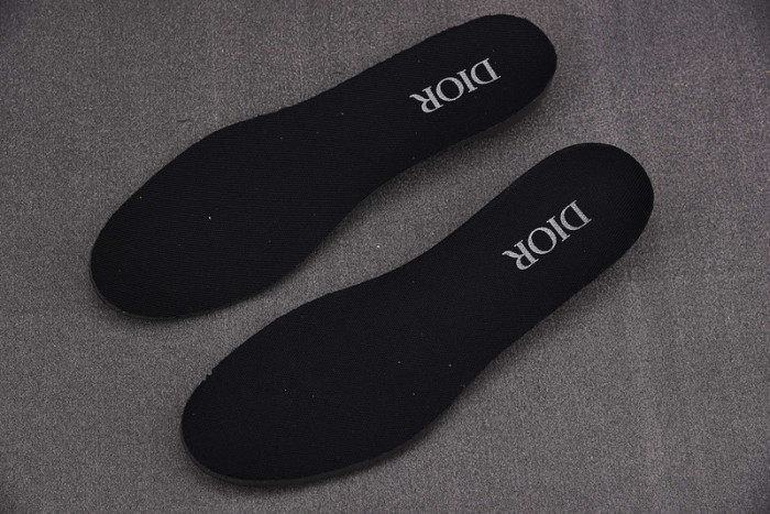 D10R B28 Sneakers High Top