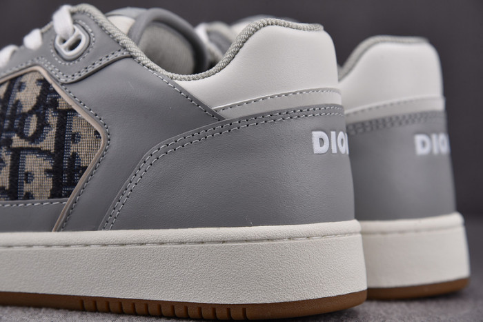 D10R B27 SNEAKERS