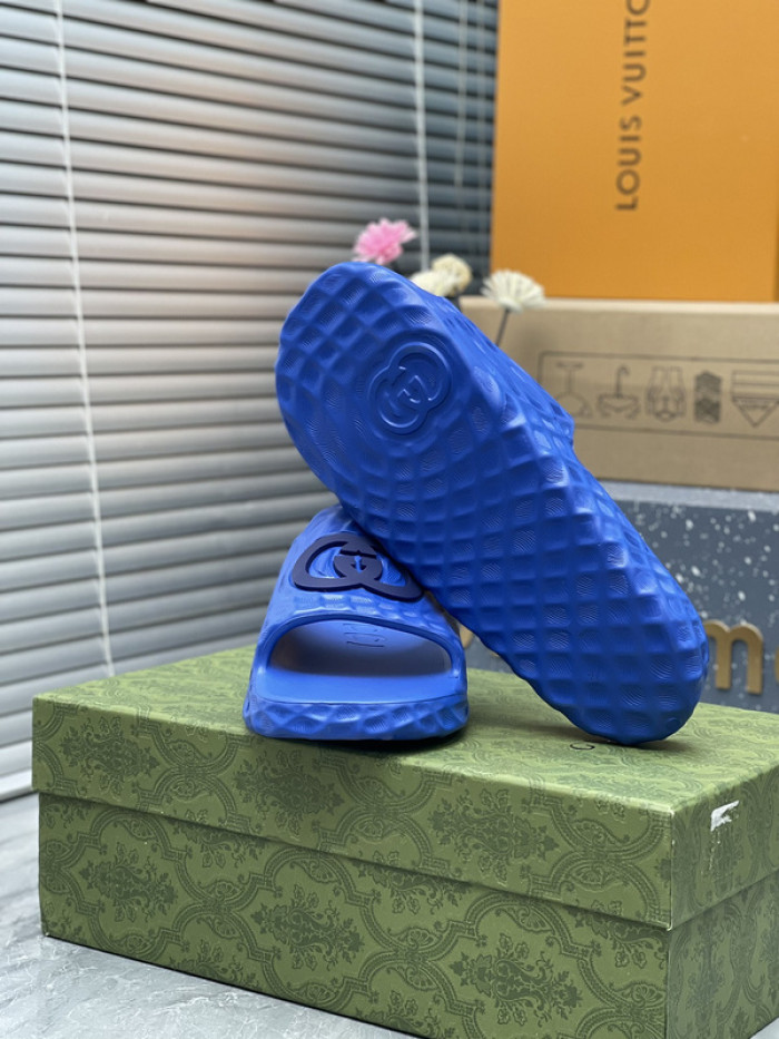 GUC* SLIPPERS DR258-077