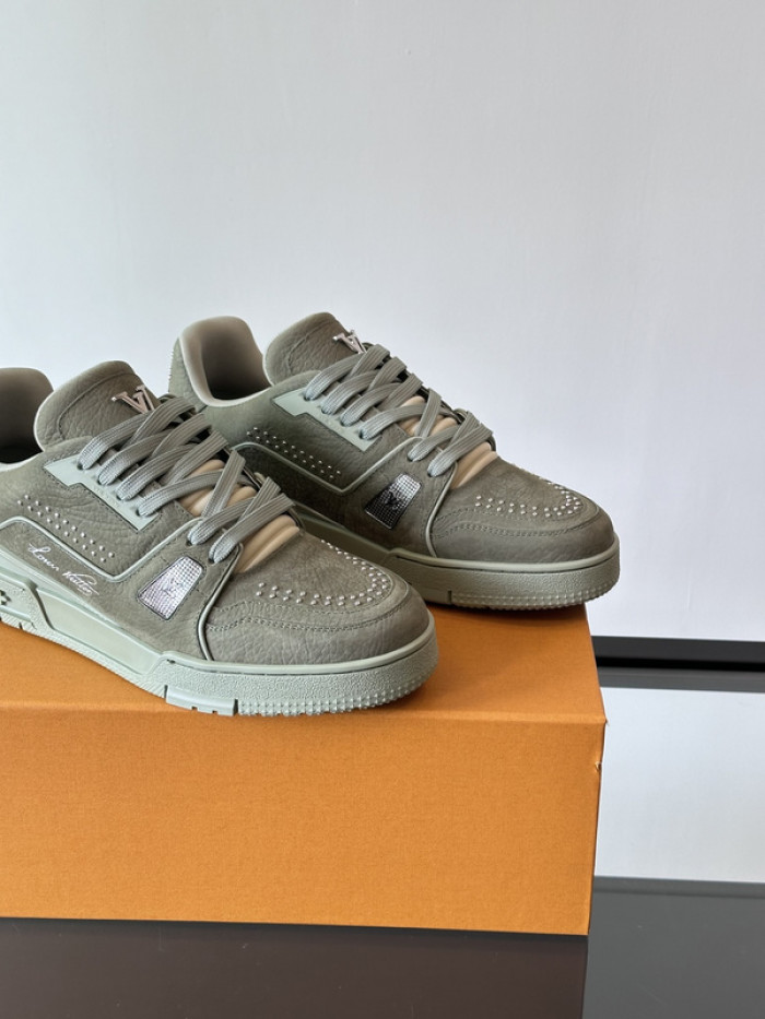 1V SNEAKERS 1V0425-210