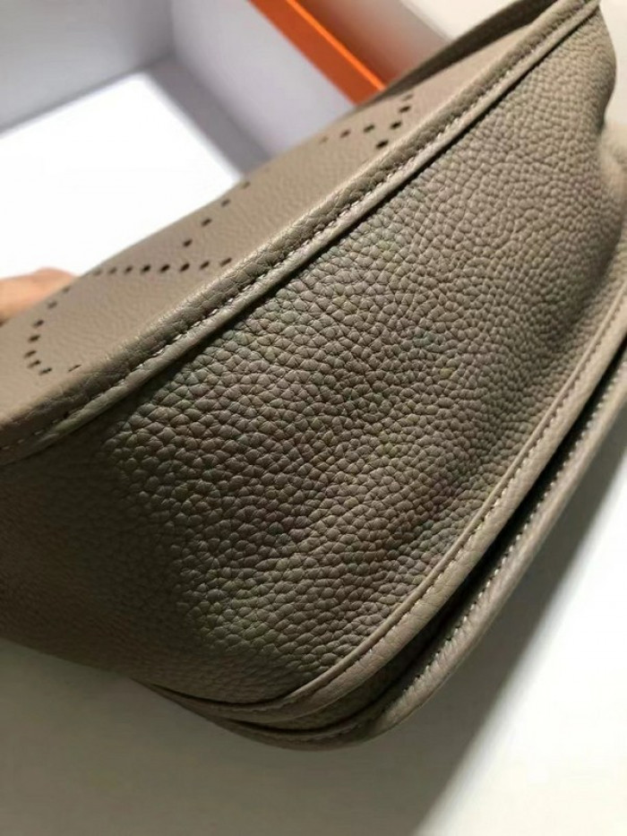 Her*mes bag B0113-184