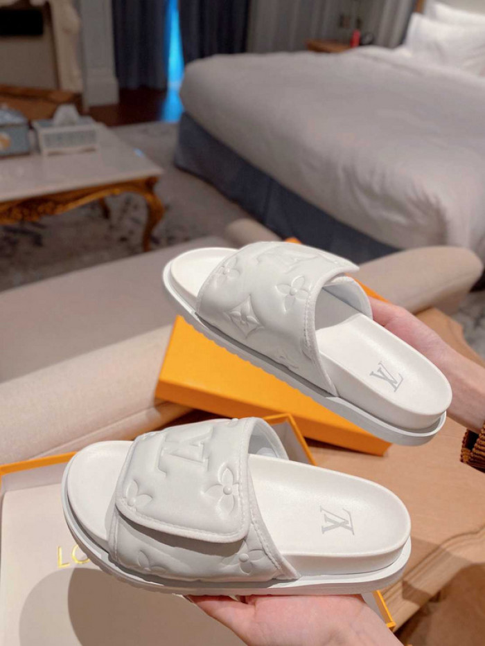 1*V SLIPPERS 11V0107-026