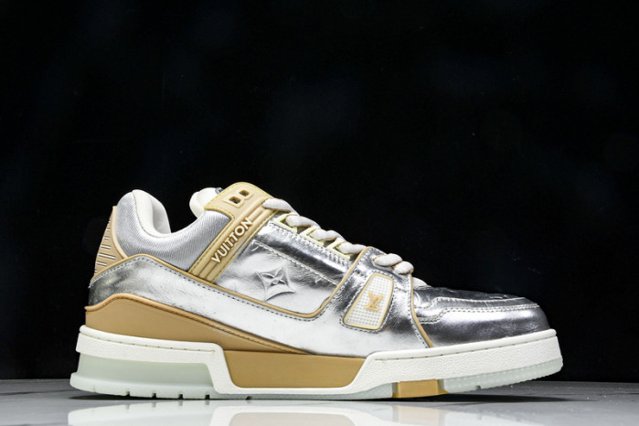 1V SNEAKERS 1V0425-185