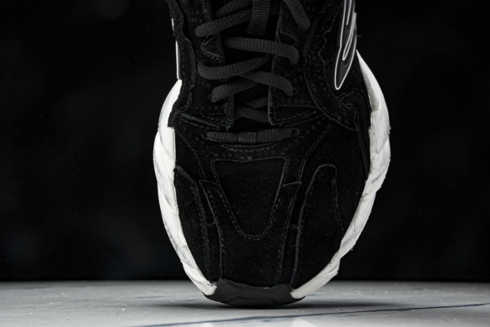 BLCG Sneaker 825418 WDWTS 1977