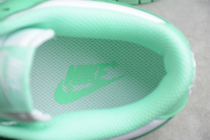 nike dunk low green glow (w) dd1503-105