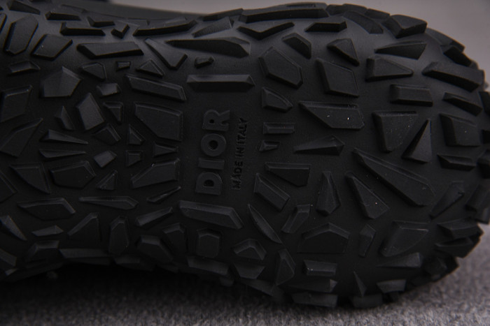 D10R B28 Sneakers High Top