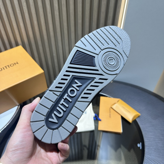 1V SNEAKERS 1V0425-139