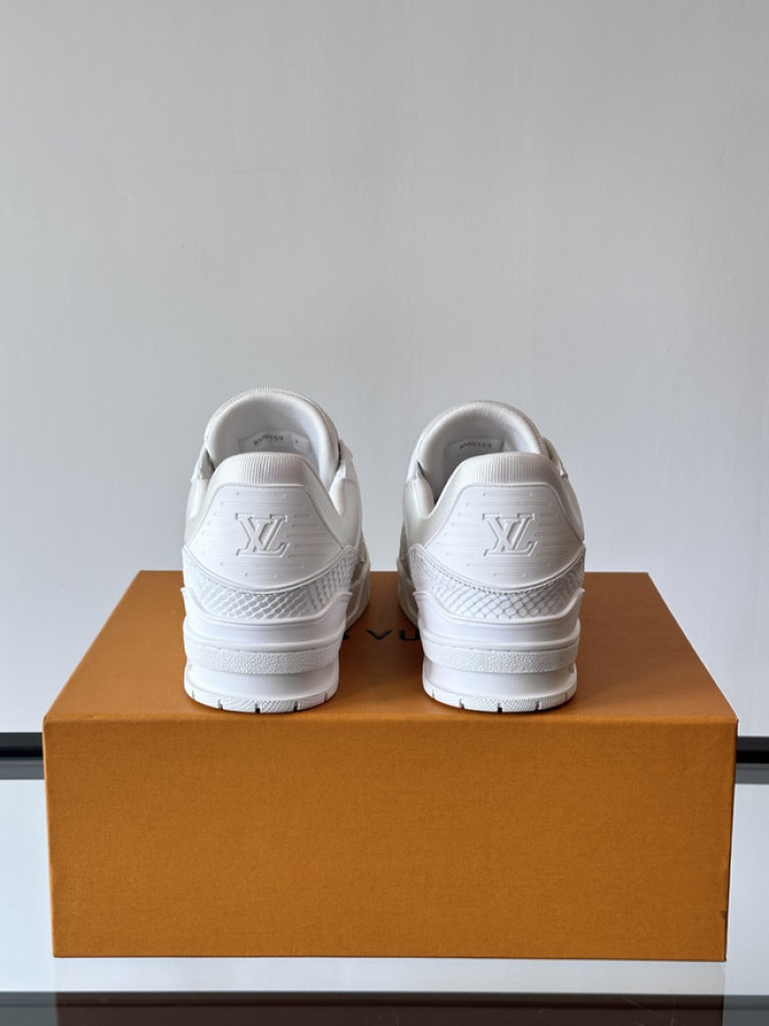 1V SNEAKERS 1V0425-208