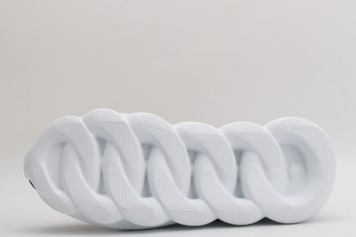 vers chain reaction sneakers