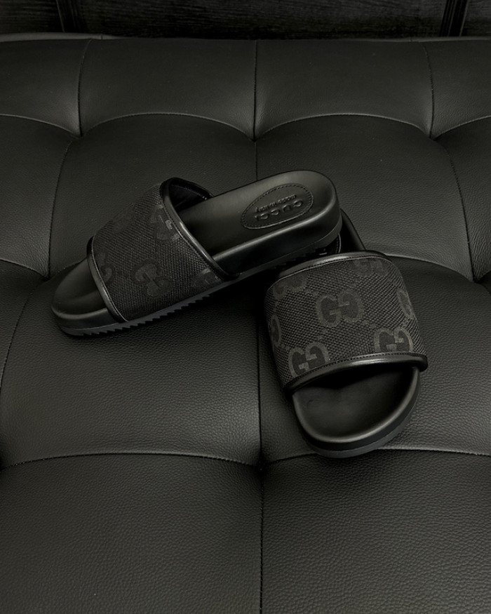 GUC* SLIPPERS DR258-070