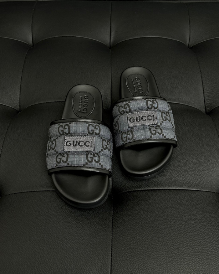 GUC* SLIPPERS DR258-072