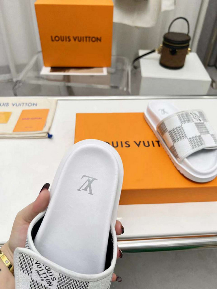 1*V SLIPPERS 11V0107-021