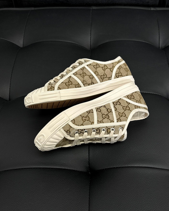 G*u*i low-top sneaker gu0613-026