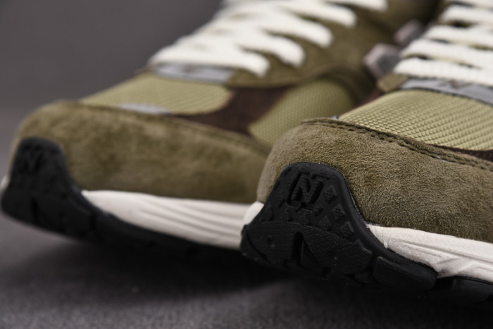 new balance 2002r dark camo m2002rhn