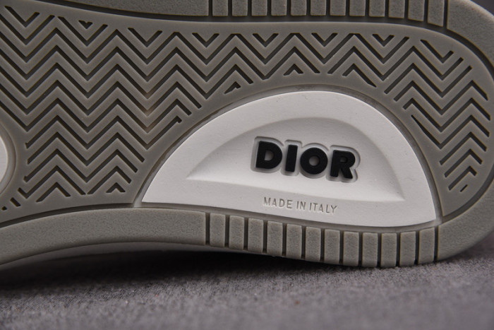 D10R B27 SNEAKERS