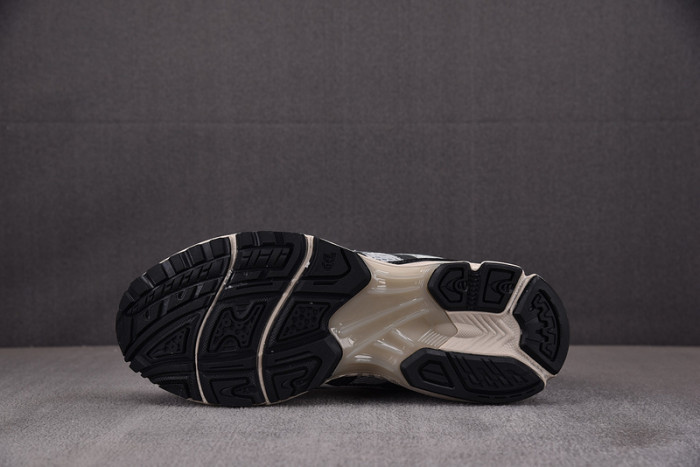 As*ic*s gel kayano 14 