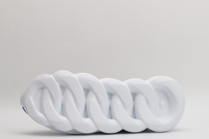 vers chain reaction sneakers