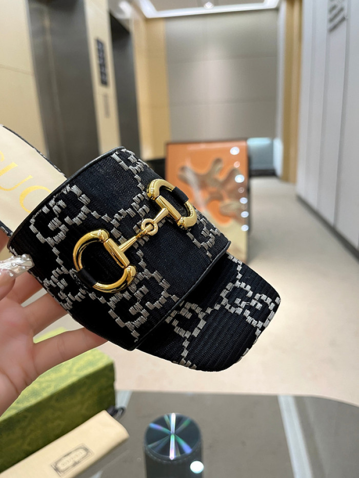 G*u*i slippers gu568-021