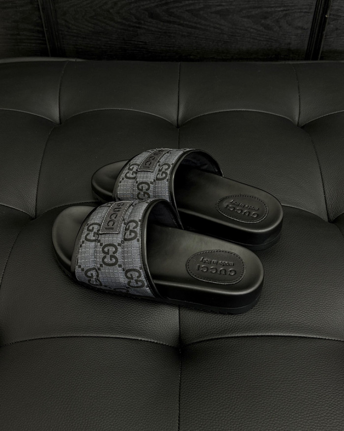 GUC* SLIPPERS DR258-072