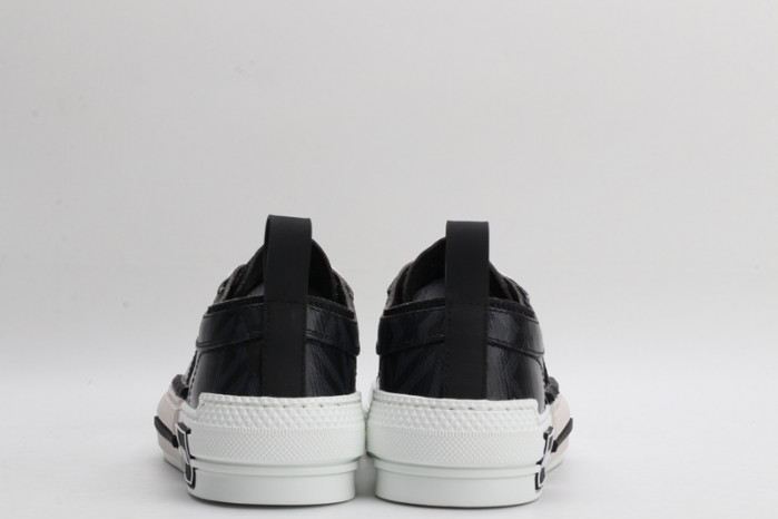 D10R B23 Sneakers Low Top