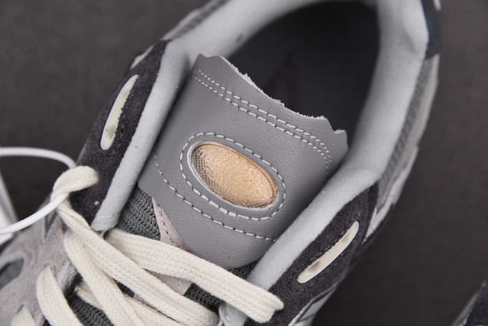 new balance 2002r protection pack rain cloud m2002rda