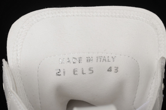 d10r b23 homme kaws high top sneaker