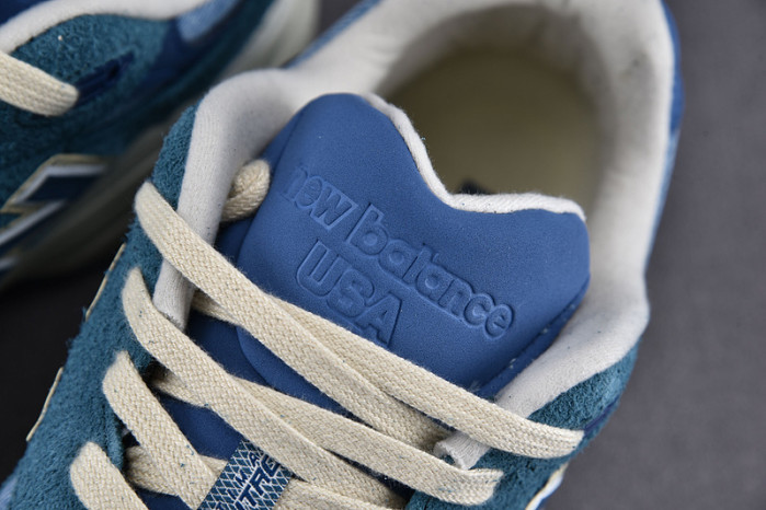 new bal*nce 990v3 levi