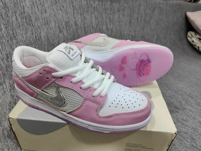 april skateboards x nike sb dunk low fd2562-401pink
