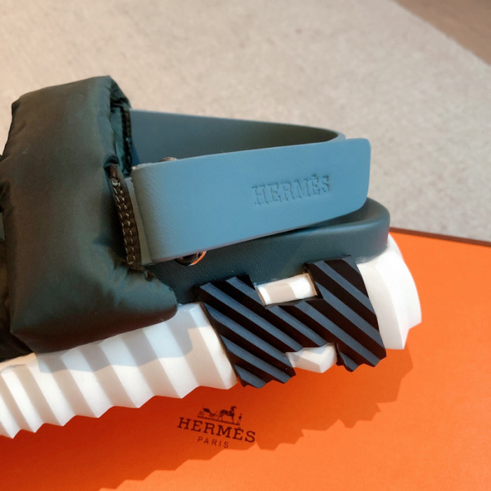 he*mes slide cu526-2066