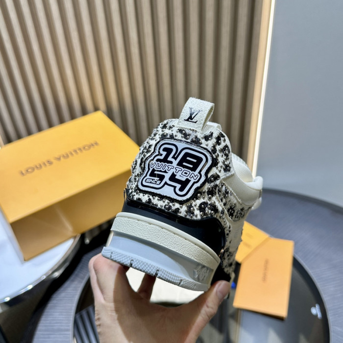 1V SNEAKERS 1V0425-163