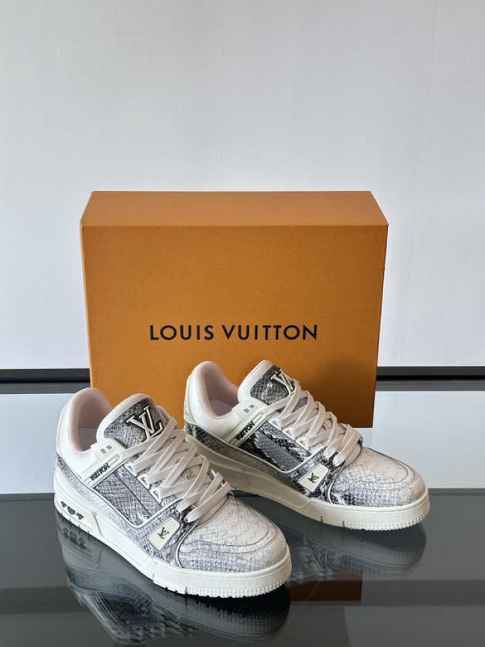 1V SNEAKERS 1V0425-209