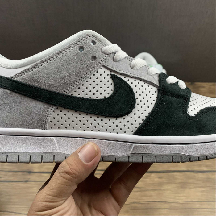 nike sb dunk low chlorophyll - bq6817-011