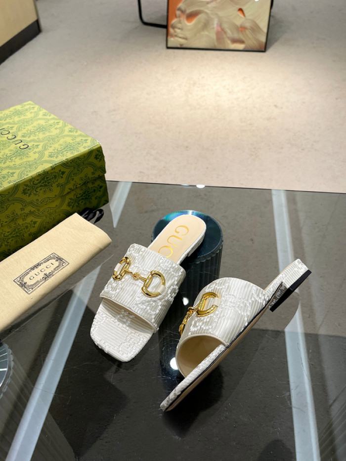 G*u*i slippers gu568-018