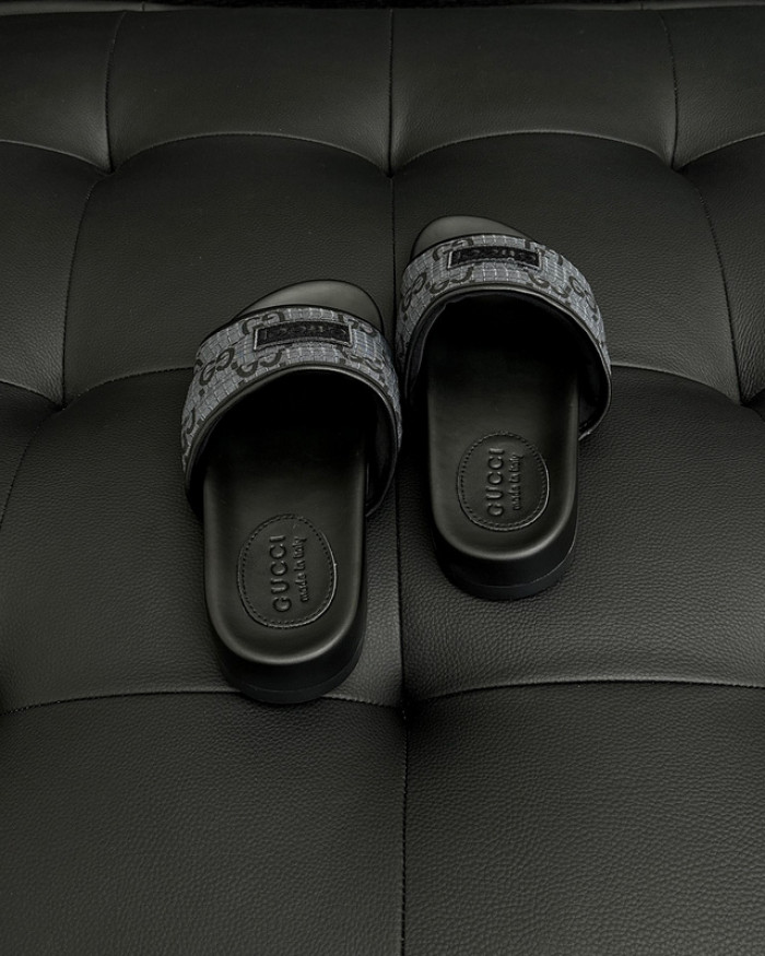 GUC* SLIPPERS DR258-072