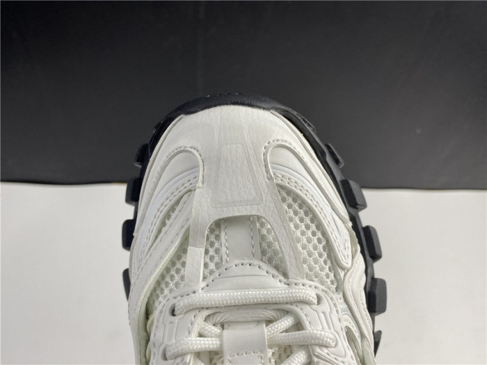 blcg track.2 white red black 568615 w2gn3 9610