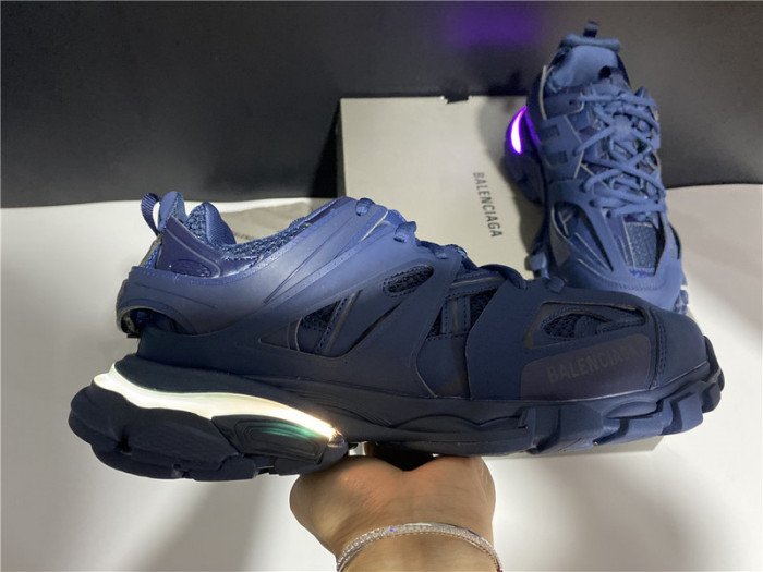 blcg track trainer dark navy lighted 542023 w2la1 4107