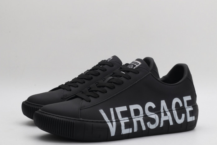 vers sneakers