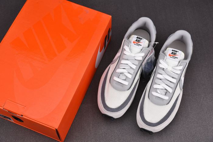 nike ld waffle sacai summit white bv0073-100