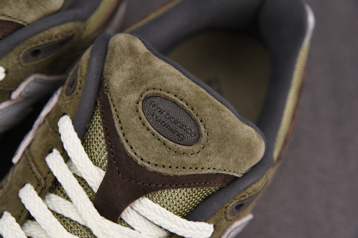 new balance 2002r dark camo m2002rhn