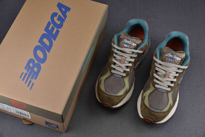 new b*lance bodega m990d3