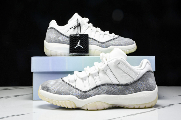 Air Jordan 11 Low 